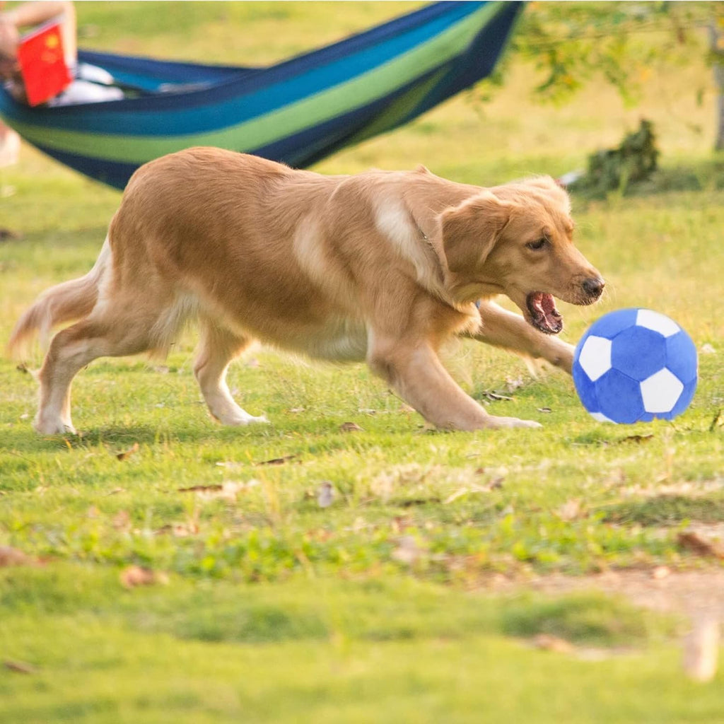Interactive Dog Toys Soccer Ball，Plush Squeaky Dog Toys Ball，Dog Puzzle Toys Football Indoor Outdoor Jolly Ball for Dogs,Dog Balls for Medium and Large Dogs Toys Diameter 7.1in/18cm